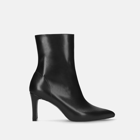 予約：2025AW：ポインテッドトゥ ショートブーツ（m81006）ブラック/mamian（マミアン）