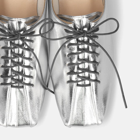 予約：2026SS：レースアップフラットシューズ（m10311）シルバー/mamian（マミアン）