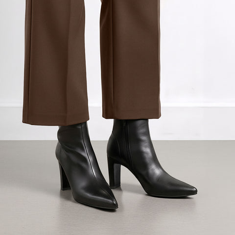 予約：2025AW：ポインテッドトゥ ショートブーツ（m81006）ブラック/mamian（マミアン）