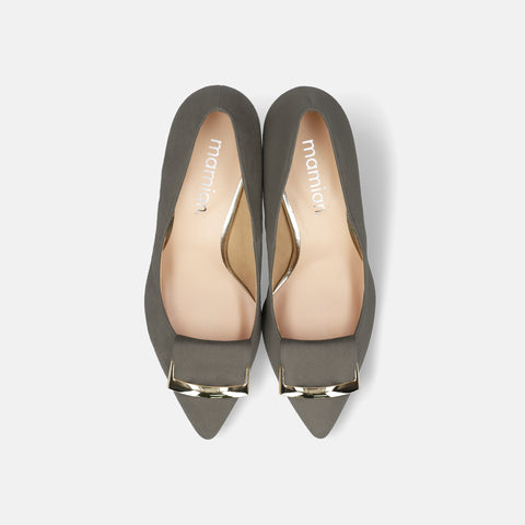 2025AW：バックルリボン付き アーモンドトゥ パンプス（lt7001）チャコールS/mamian（マミアン）