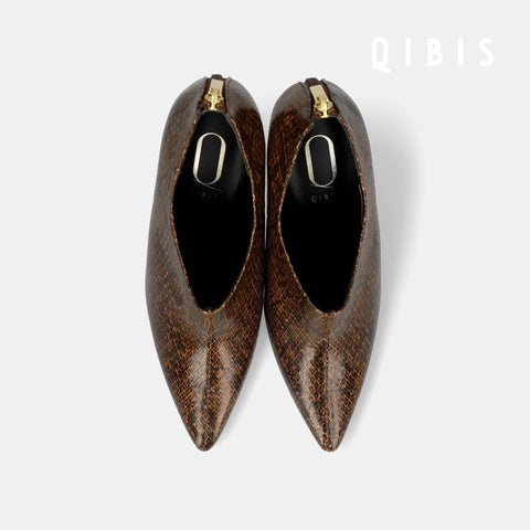 50%OFF：QIBIS：9cmヒール ポインテッドトゥ ブーティ（QM1023）パイソン柄/QIBIS（マミアン）